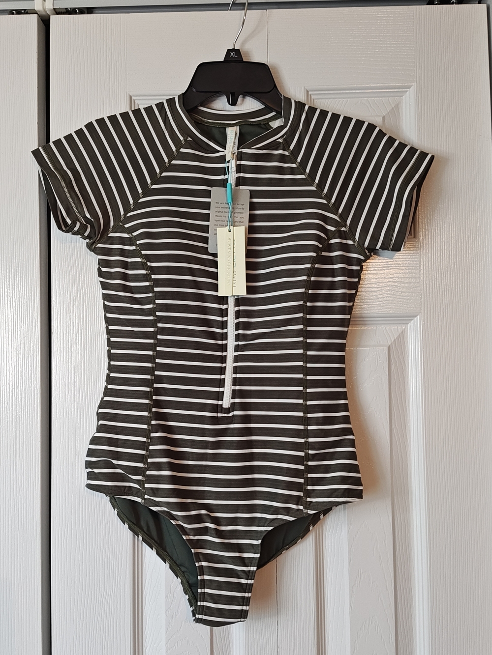 Sea Level Swim Australia Short Sleeve Front Zip One-Piece Swimsuit NWT Sz US 6